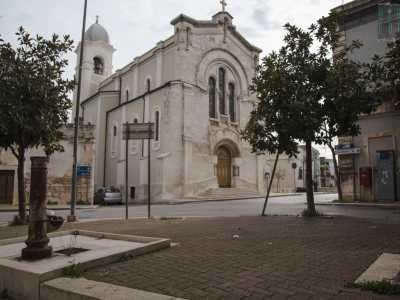 E infine, in via Giuseppe Pugliese, andiamo a visitare l�elegante chiesa di San Giuseppe edificata in stile neogotico nel 1921 sulle rovine della pi� antica chiesa del Purgatorio
